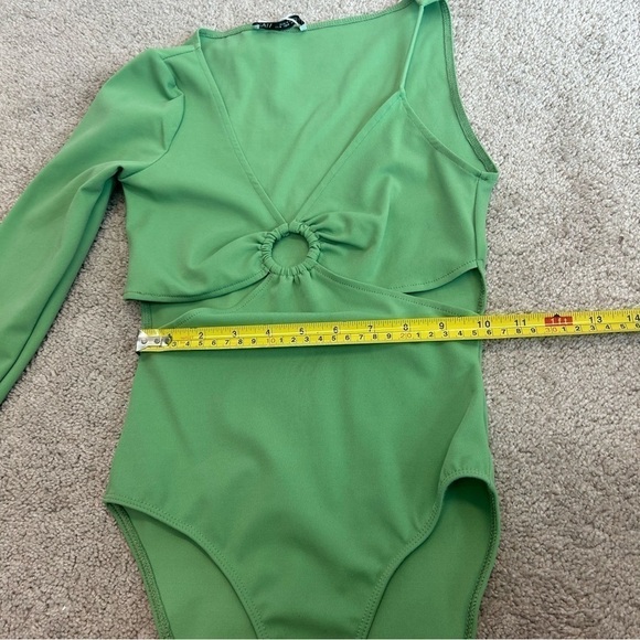Zara Green asymmetrical long sleeve spaghetti strap cutout O-ring Vneck bodysuit - Picture 10 of 12
